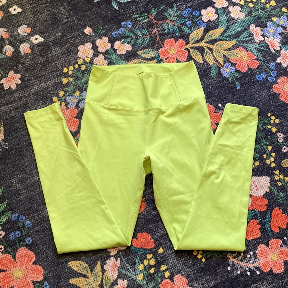 Girlfriend compressive leggings in neon green/yellow